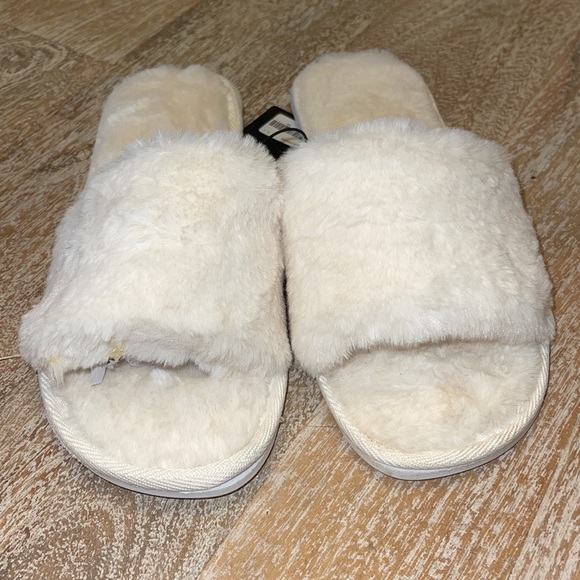 NWT Forever 21 Fur Slides slipper - Picture 2 of 5